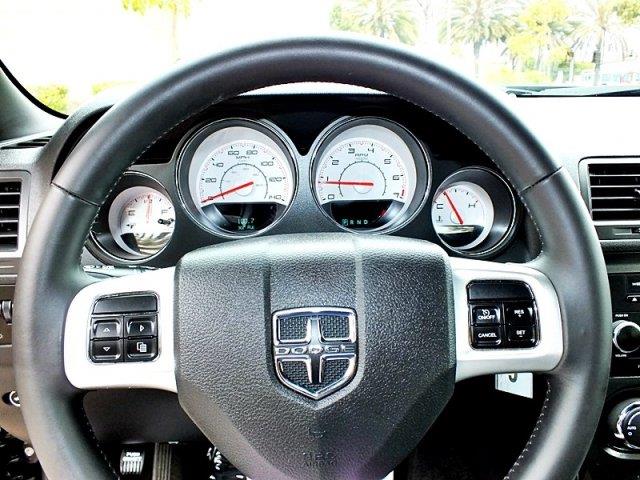 Dodge Challenger 2013 photo 26