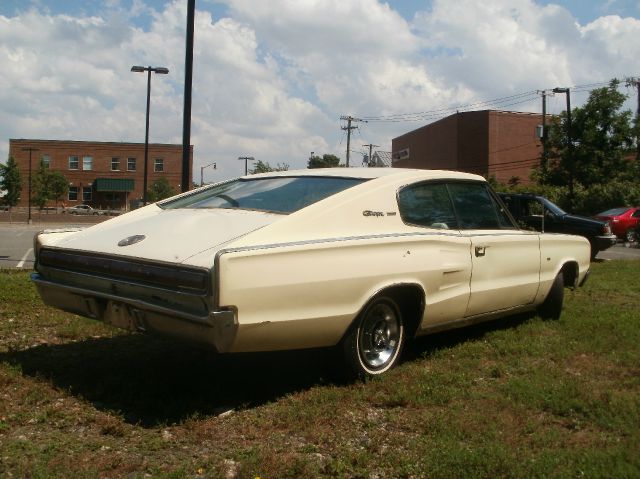 Dodge Charger 1966 photo 4