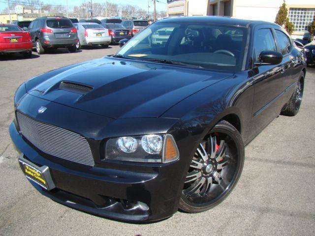 Dodge Charger 2004 4dr Sdn ES Retail Unspecified