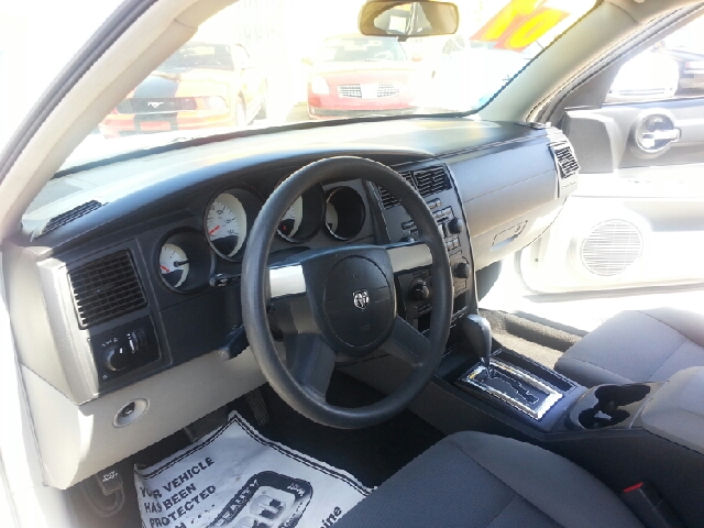 Dodge Charger SE Sedan