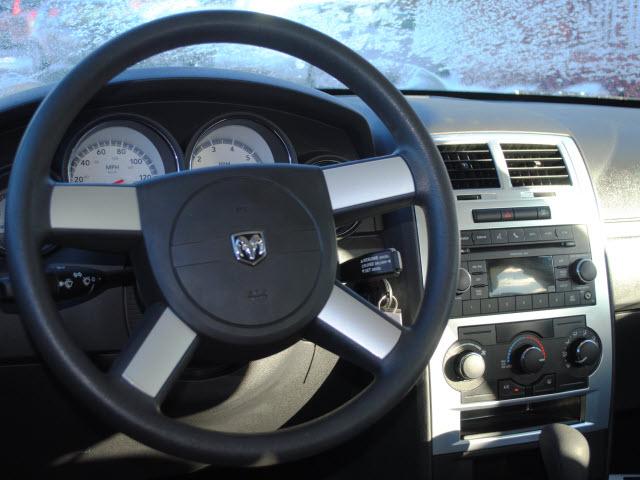 Dodge Charger 2010 photo 2