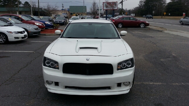 Dodge Charger 2010 photo 4