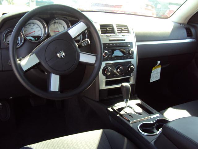 Dodge Charger 2010 photo 2