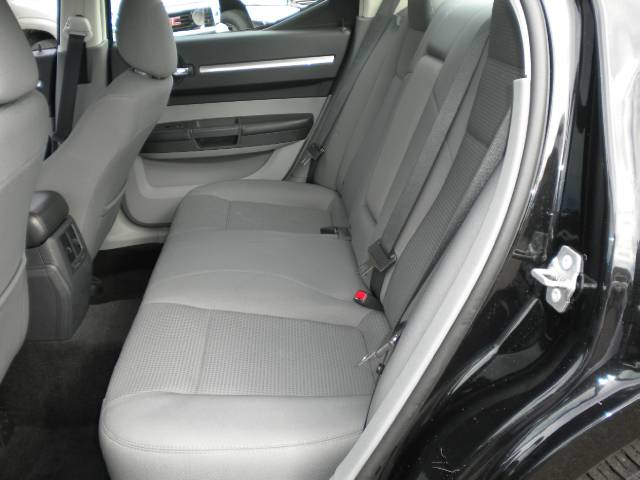 Dodge Charger 2010 photo 2