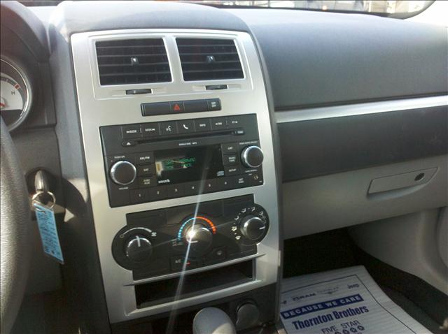 Dodge Charger 2010 photo 2