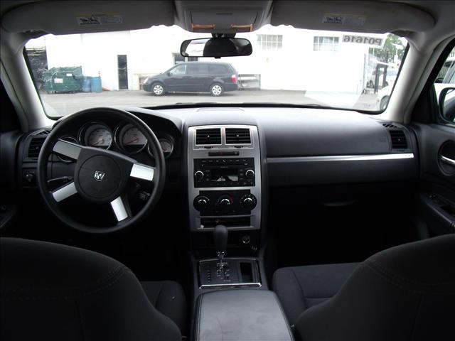 Dodge Charger 2010 photo 4