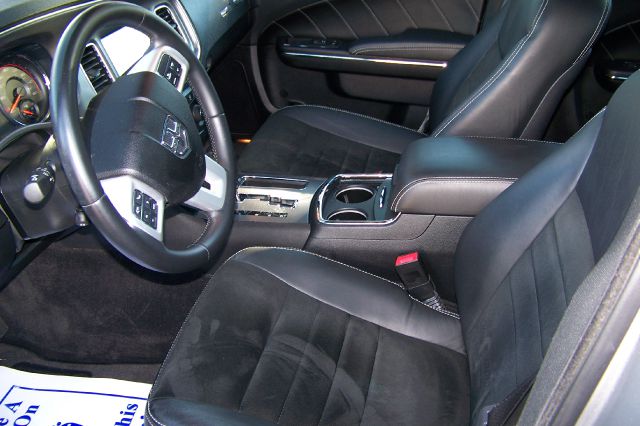 Dodge Charger 2011 photo 2