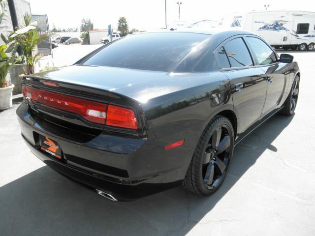 Dodge Charger 2012 photo 2
