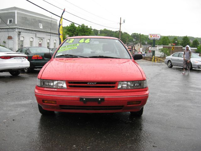 Dodge Colt 1LT 5cyl Hatchback