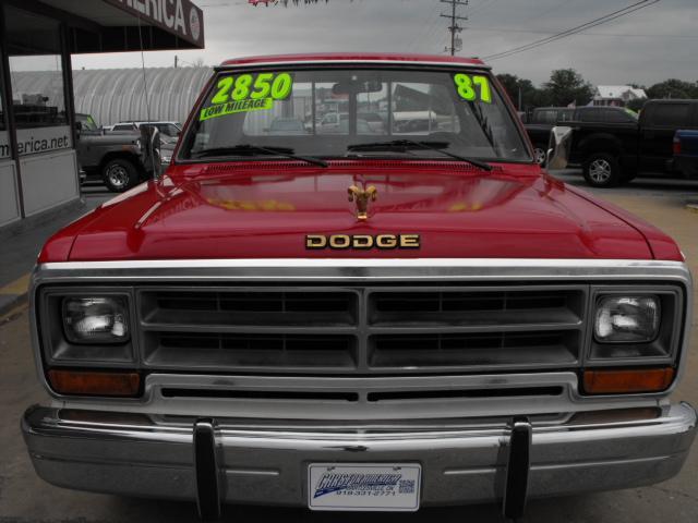 Dodge D150 Pickup 1987 photo 9