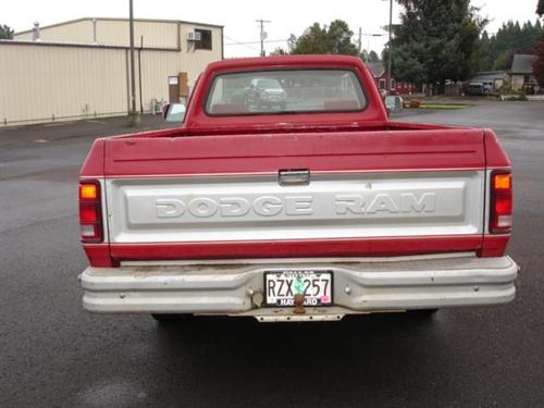 Dodge D150 Pickup 1991 photo 0