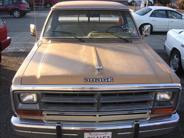 Dodge D250 Pickup 1986 photo 4