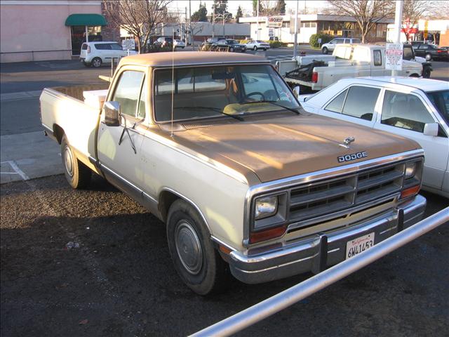 Dodge D250 Pickup 1986 photo 5