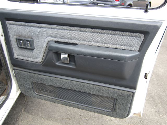 Dodge D350 Pickup Coupe 2SS Pickup Truck