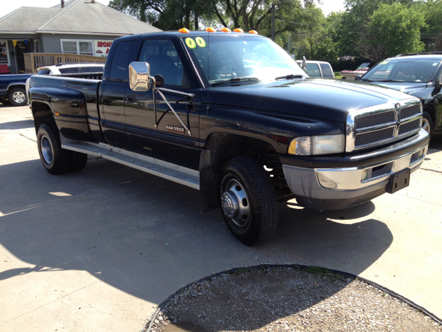 Dodge D350 Pickup 2000 photo 1