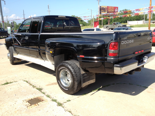 Dodge D350 Pickup 2000 photo 3