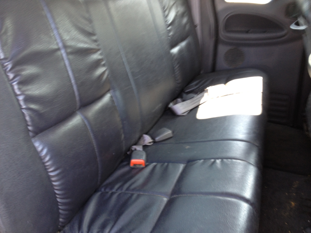 Dodge D350 Pickup 2000 photo 4