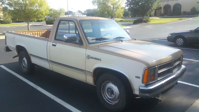 Dodge Dakota 1987 photo 2