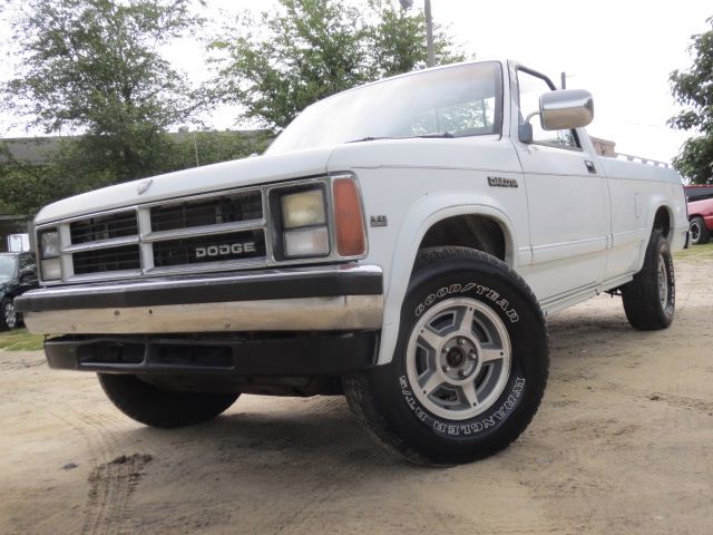 Dodge Dakota 1989 photo 2