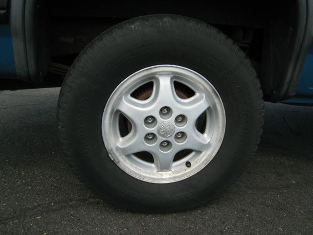 Dodge Dakota SLT Pickup Truck