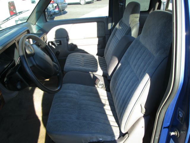 Dodge Dakota SLT Extended Cab Pickup