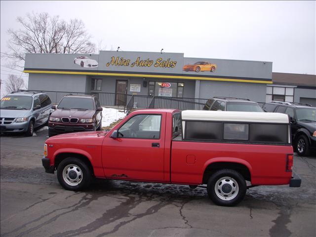 Dodge Dakota Base Pickup