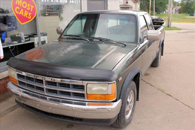 Dodge Dakota SLT Pickup