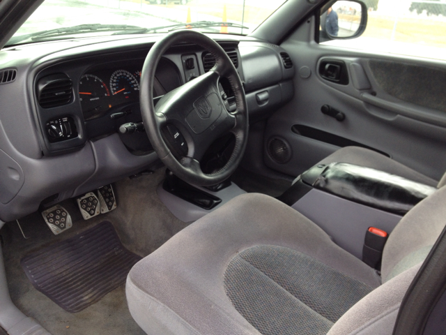 Dodge Dakota 1999 photo 2