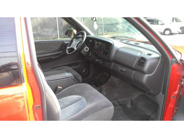 Dodge Dakota 1999 photo 2