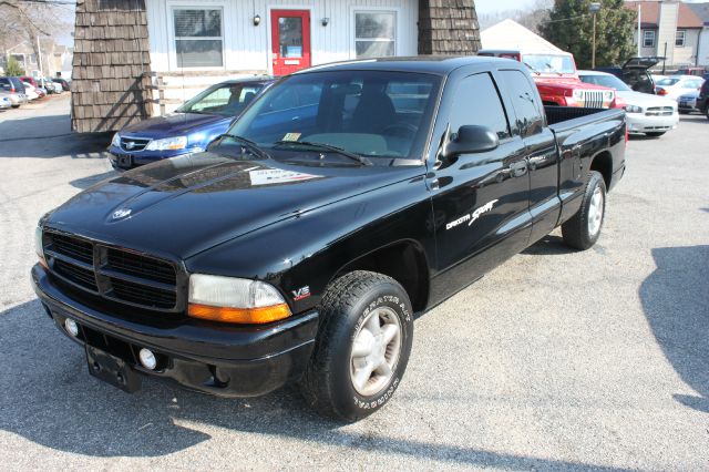 Dodge Dakota Premier 4x4 SUV Pickup Truck