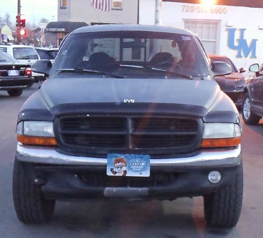 Dodge Dakota 4X4 Premier (roof) Pickup Truck