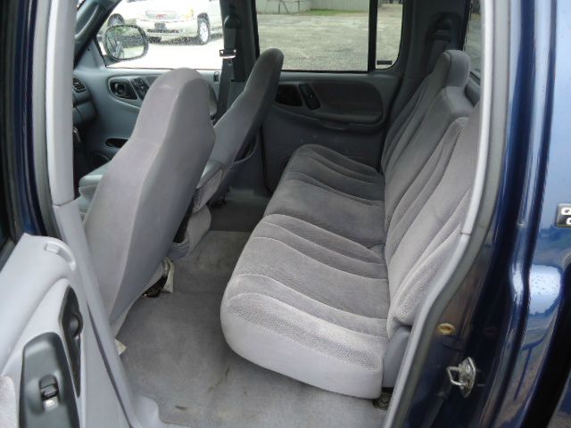 Dodge Dakota Premier 4x4 SUV Pickup Truck