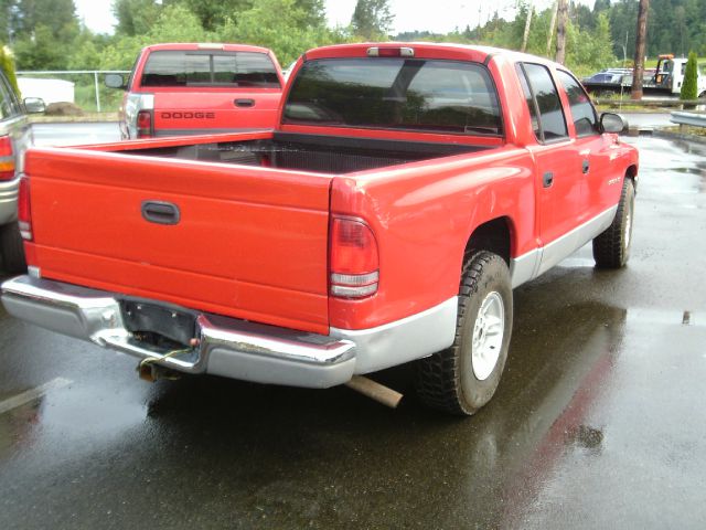 Dodge Dakota 2WD Regular Cab 6.3 Ft Box ST Pickup Truck
