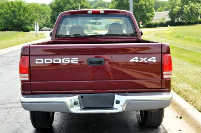 Dodge Dakota SLT Pickup