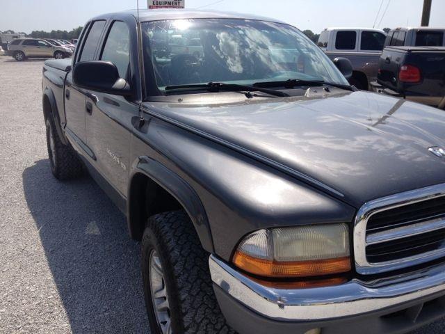 Dodge Dakota SLT Pickup Truck