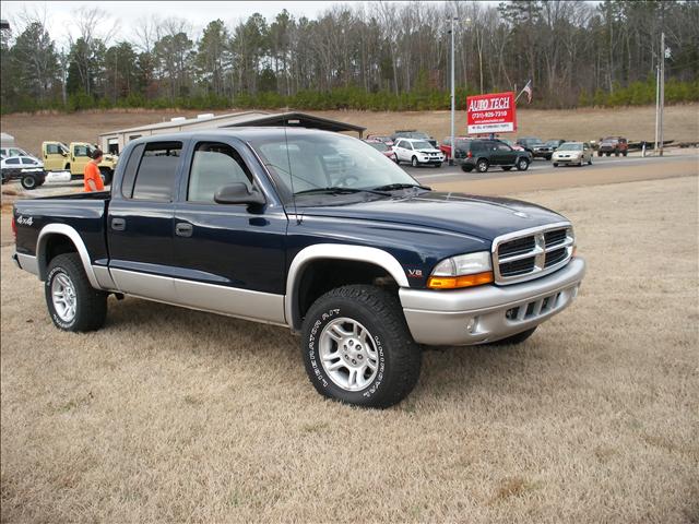 Dodge Dakota SLT Pickup