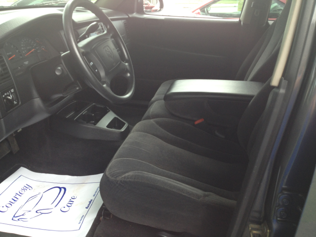 Dodge Dakota 2003 photo 2