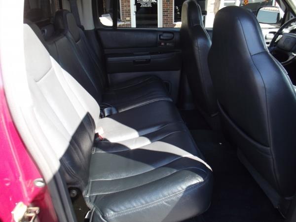 Dodge Dakota SLT Pickup Truck