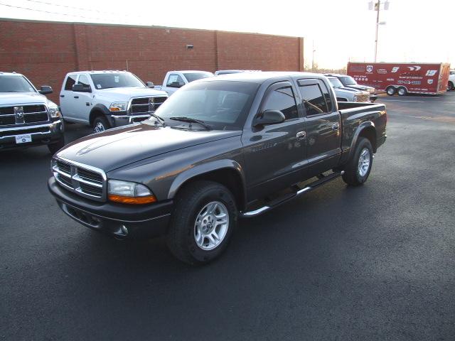 Dodge Dakota 2004 photo 2