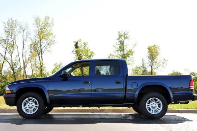 Dodge Dakota 2004 photo 2