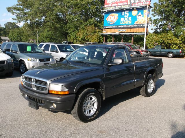 Dodge Dakota 2004 photo 2