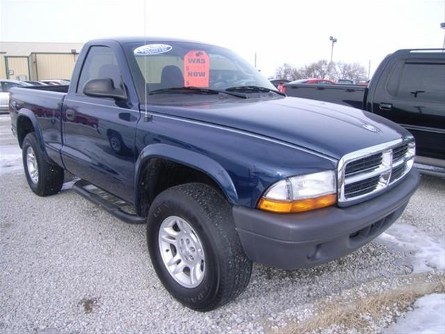 Dodge Dakota 2004 photo 2