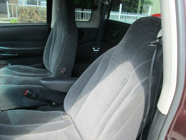 Dodge Dakota 2004 photo 2