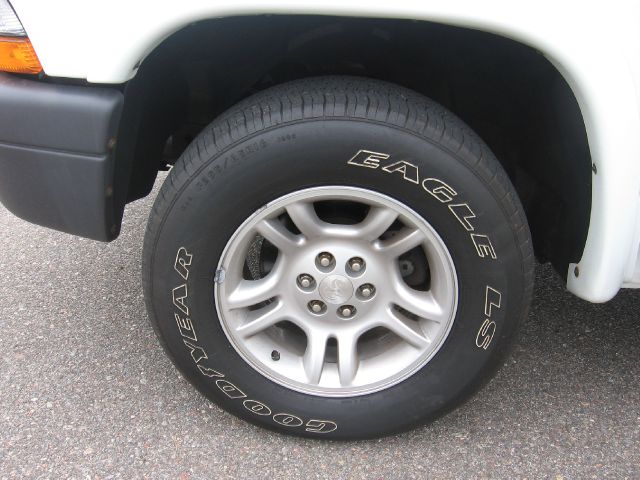 Dodge Dakota 4wd Pickup Truck