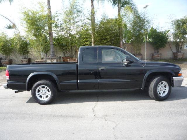 Dodge Dakota 2004 photo 2