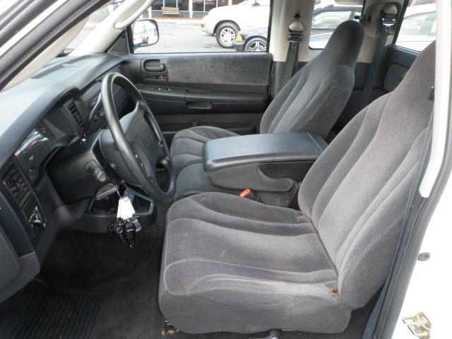 Dodge Dakota 2004 photo 2