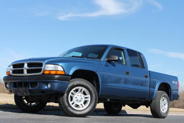 Dodge Dakota 2004 photo 2