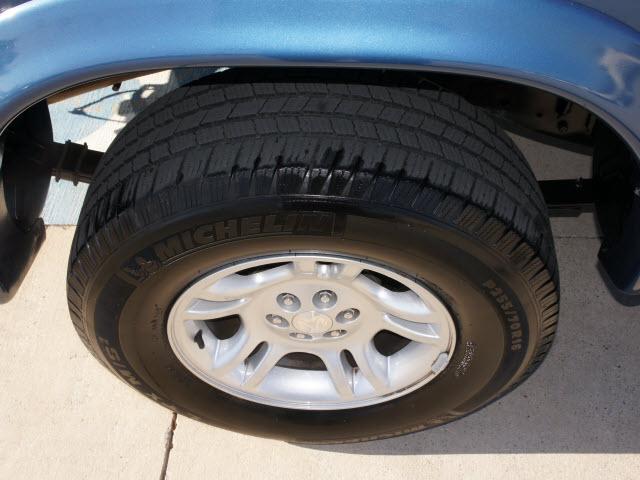 Dodge Dakota 2004 photo 2