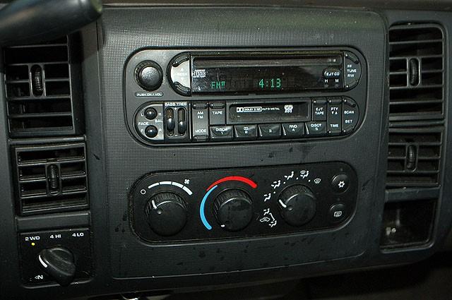 Dodge Dakota 2004 photo 3
