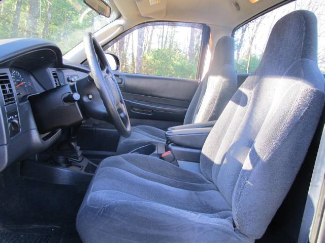 Dodge Dakota 2004 photo 2